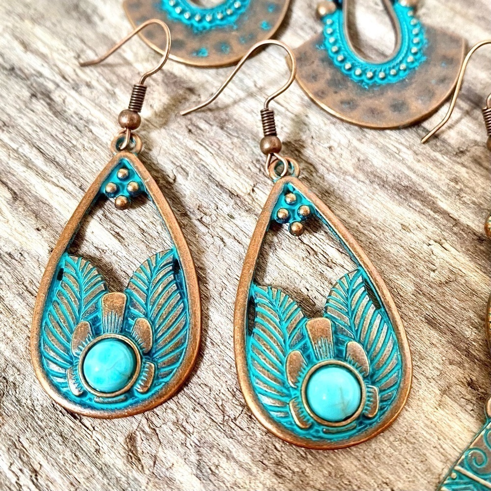 Beautiful boho floral earrings w copper blue vibe & Gypsy hippy vibe